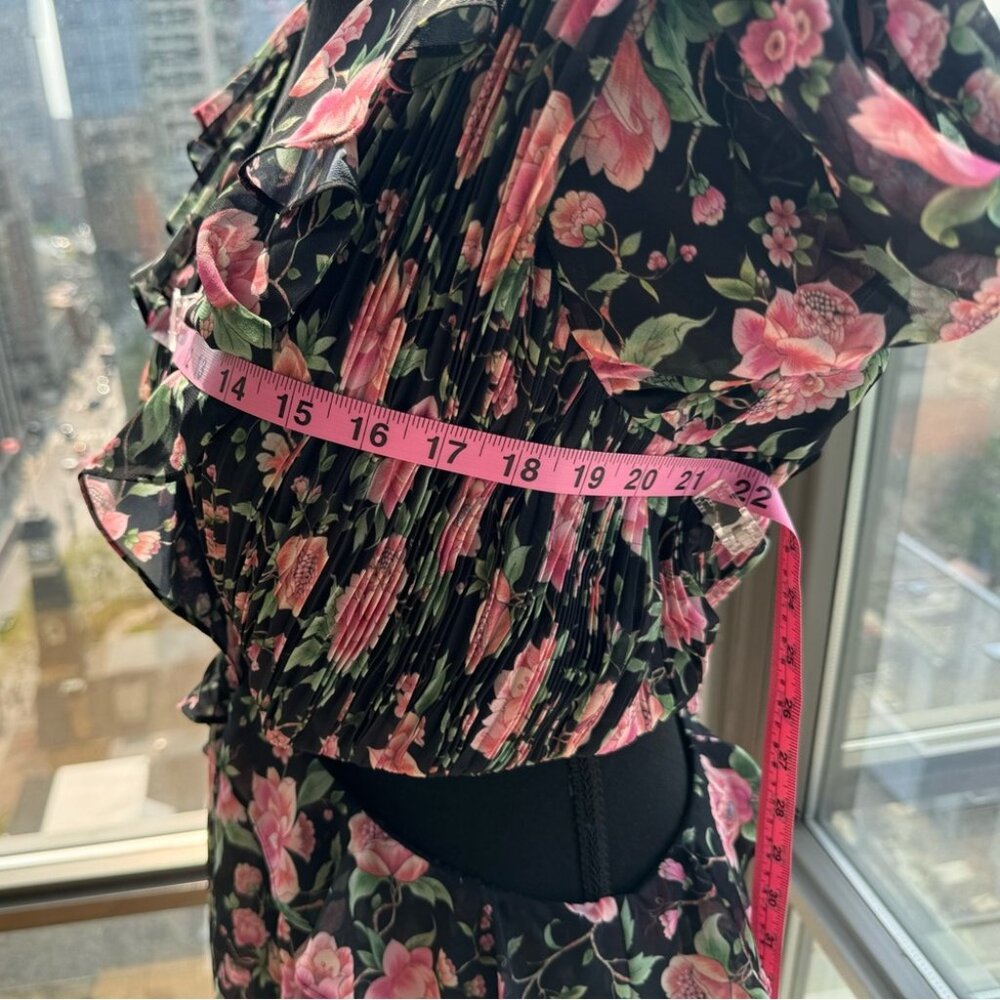 🆕 AMUR 🧿 X REVOLVE NWOT Sleeveless V Neck Pleat Floral Romper Size 8 - Picture 14 of 16